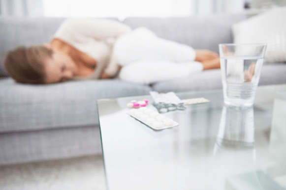 dureri abdominale din cauza prezenței paraziților în organism